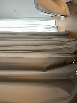 madlynginger online show from December 3, 2025, 12:25 pm