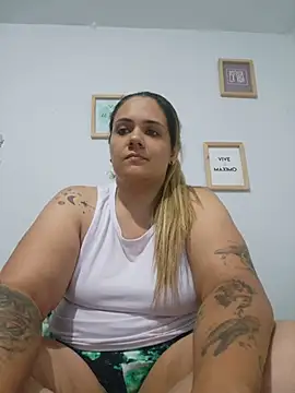 Snapshot of LoreinnFox chatting on June 2, 2026, 3:30 am LoreinnFox online show from June 2, 2026, 3:30 am