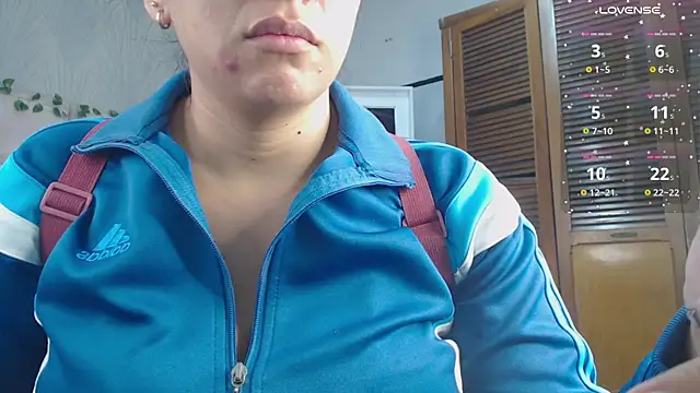 KaylaVonn online show from December 17, 2025, 5:02 am