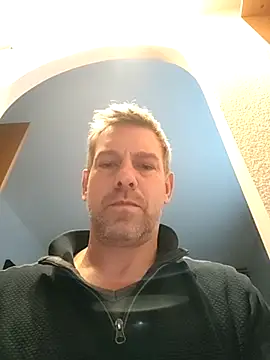 lorisaux online show from November 29, 2025, 3:37 pm