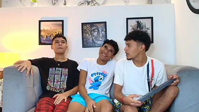 COUPLES BOYS online show from March 11, 2026, 1:33 am
