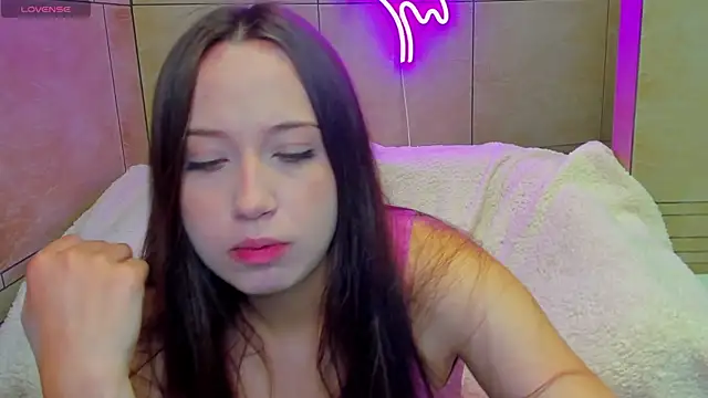 Snapshot of Carolina-sky chatting on July 16, 2026, 1:33 am Carolina-sky online show from July 16, 2026, 1:33 am