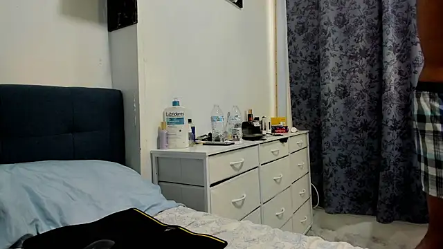 hardnigro online show from December 16, 2025, 6:24 pm