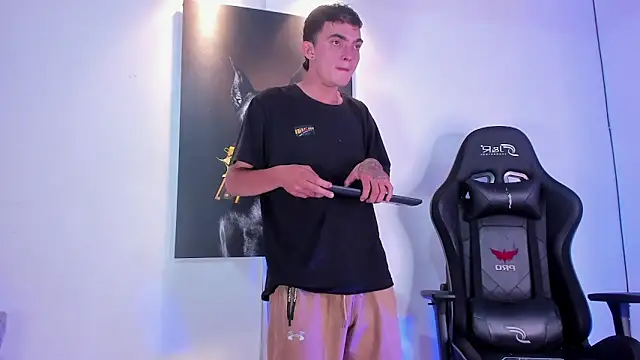 m0ntana777 online show from November 29, 2025, 9:29 pm