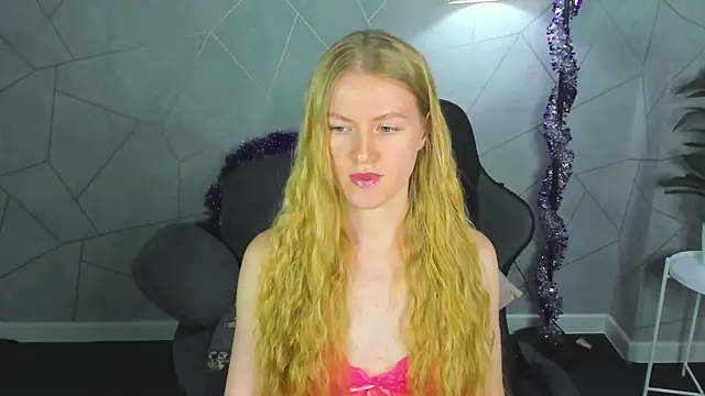 Snapshot of Alicia_Hars chatting on January 14, 2026, 12:05 am Alicia Hars online show from January 14, 2026, 12:05 am