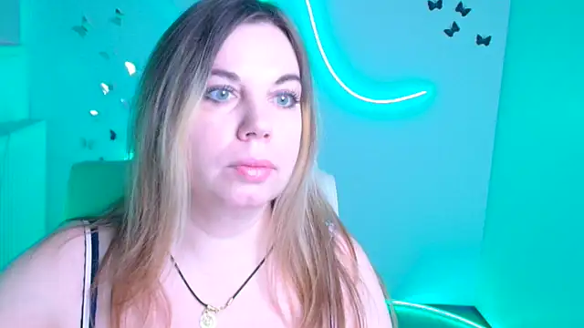 Amanda Swannn online show from December 15, 2025, 6:50 am