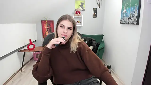 SarahOwenn online show from January 13, 2026, 1:05 pm