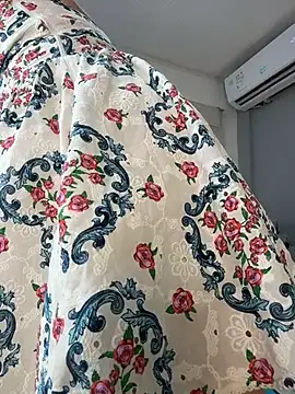 AnnaJaimes online show from July 25, 2026, 8:28 pm