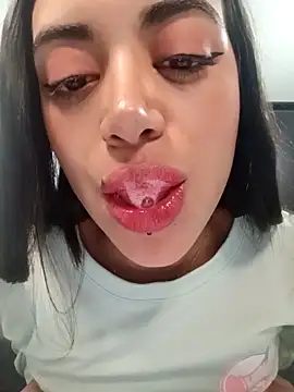 Violett  Rose online show from December 23, 2025, 12:30 am