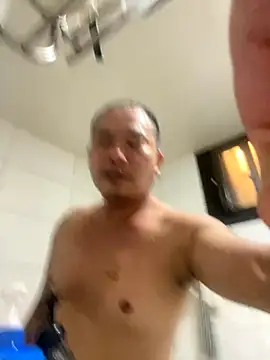 chenweine online show from November 30, 2025, 5:06 pm