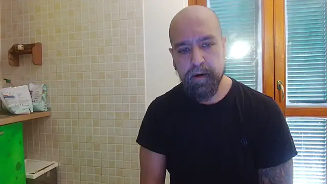 Snapshot of AMIRDIB2025 chatting on May 7, 2026, 12:54 pm AMIRDIB2025 online show from May 7, 2026, 12:54 pm