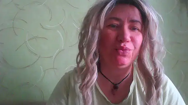 ClaireShannon online show from April 15, 2026, 8:32 am