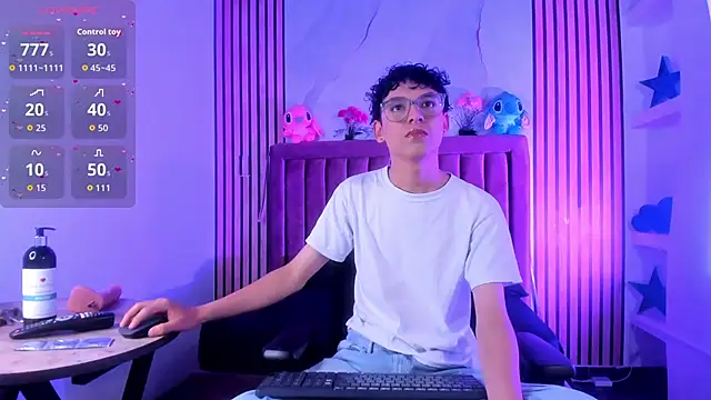 Snapshot of SthepanodiMonaco chatting on December 4, 2025, 7:22 pm SthepanodiMonaco online show from December 4, 2025, 7:22 pm