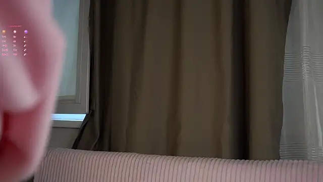 AunclreaVache online show from April 19, 2026, 3:06 am