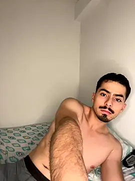 usuario02746 online show from November 27, 2025, 11:40 pm