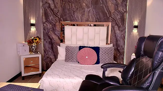 Caroline foster1 online show from March 19, 2026, 12:09 pm