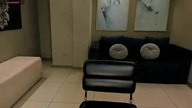 Snapshot of RossiRivers chatting on January 8, 2026, 12:07 pm RossiRivers online show from January 8, 2026, 12:07 pm