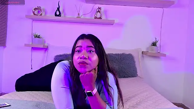 Snapshot of Lunaartistry chatting on November 29, 2025, 2:58 am Lunaartistry online show from November 29, 2025, 2:58 am