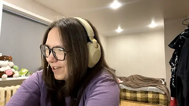 KerriMcbreen online show from December 20, 2025, 3:13 am