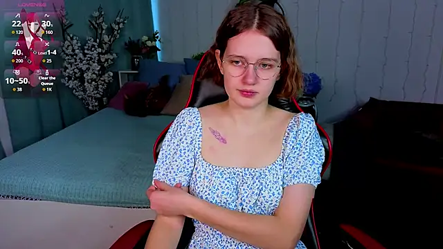 Mia Mooore online show from March 7, 2026, 1:30 pm