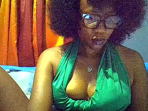 Snapshot of PreettyTee chatting on July 24, 2026, 10:08 pm PreettyTee online show from July 24, 2026, 10:08 pm