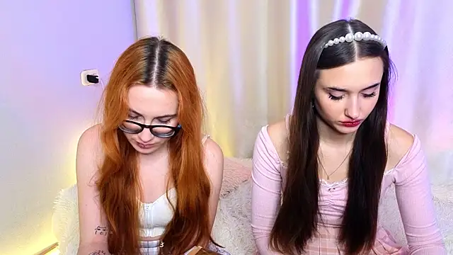 sunny luna online show from November 28, 2025, 2:31 pm