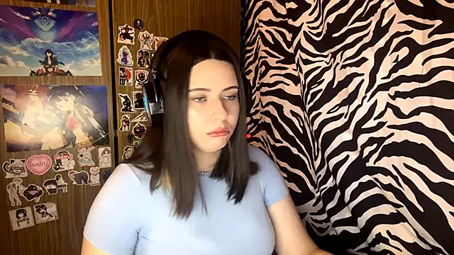 AngeliqueSulima online show from December 4, 2025, 9:18 am