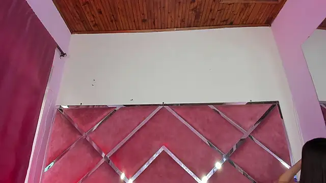 MeganDangelo online show from February 4, 2026, 7:42 pm