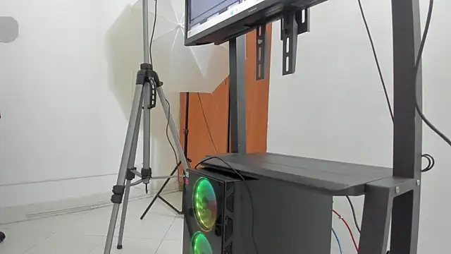 MHONIKBELUCCI online show from March 11, 2026, 4:46 pm