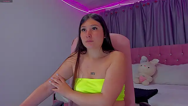 AngieG02  online show from January 14, 2026, 3:01 am