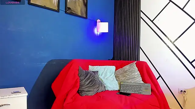 Sky Rivers online show from December 2, 2025, 3:34 am