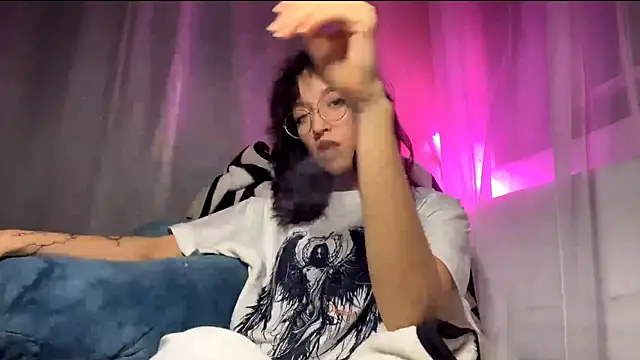 Raylli Jorden online show from December 1, 2025, 4:12 pm