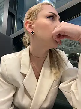 SenyaVibes online show from December 1, 2025, 2:44 pm