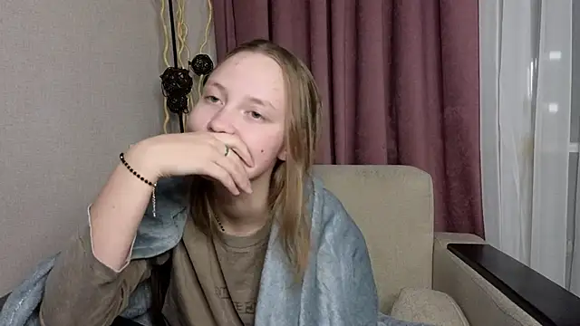 BibiStapler online show from December 18, 2025, 7:09 pm