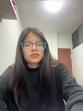 Snapshot of omifresita chatting on June 19, 2026, 1:59 pm omifresita online show from June 19, 2026, 1:59 pm