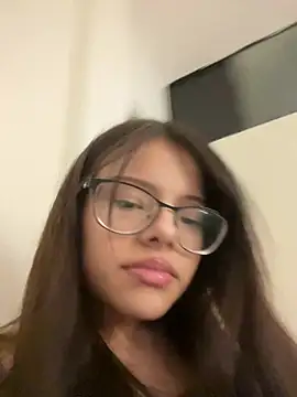 Snapshot of omifresita chatting on July 2, 2026, 10:27 pm omifresita online show from July 2, 2026, 10:27 pm