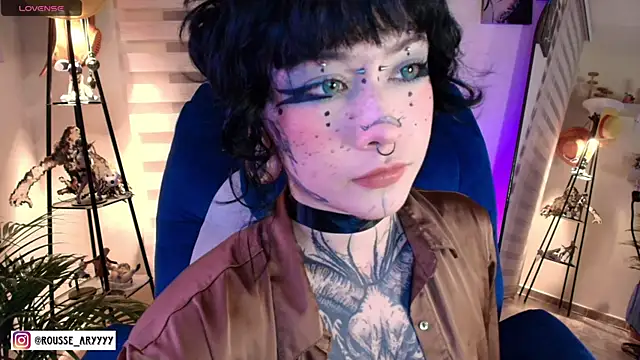 Snapshot of AryRousse chatting on June 10, 2026, 4:01 am AryRousse online show from June 10, 2026, 4:01 am
