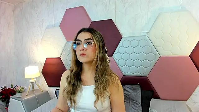 AriaRous online show from February 28, 2026, 3:24 pm