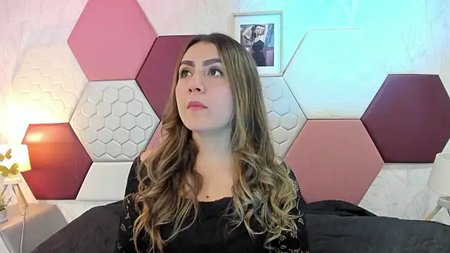 AriaRous online show from March 25, 2026, 5:19 pm