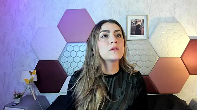 Snapshot of AriaRous chatting on April 22, 2026, 3:13 pm AriaRous online show from April 22, 2026, 3:13 pm