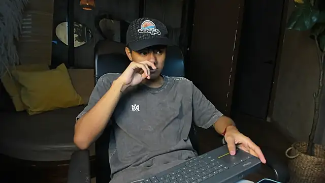 isaac grimm online show from February 25, 2026, 3:27 am