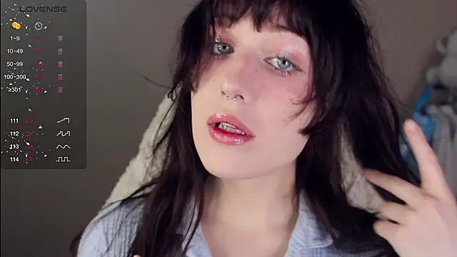 MePretty online show from December 4, 2025, 12:25 pm