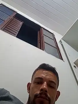 Snapshot of leonct chatting on December 1, 2025, 2:05 am leonct online show from December 1, 2025, 2:05 am