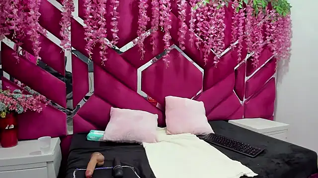 Alexa Sanz online show from April 20, 2026, 8:32 pm