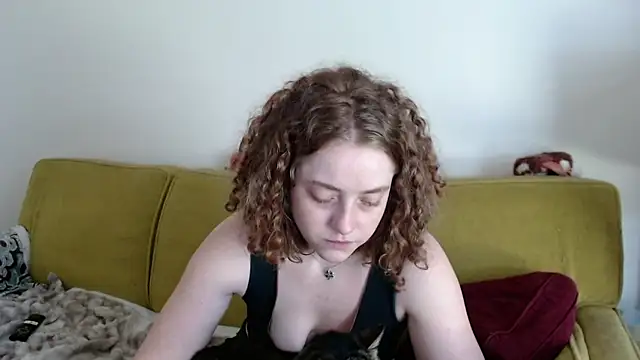 Snapshot of DeliaBlew chatting on May 30, 2026, 2:14 pm DeliaBlew online show from May 30, 2026, 2:14 pm