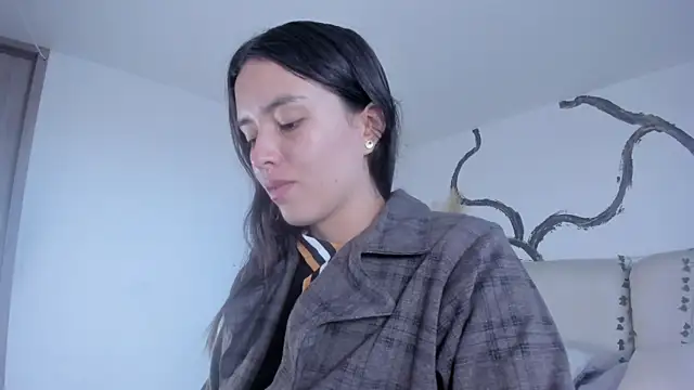 Cherrybombs  online show from December 5, 2025, 12:03 pm