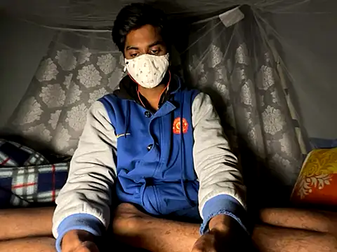 Snapshot of hunterboy2001 chatting on December 1, 2025, 4:34 pm hunterboy2001 online show from December 1, 2025, 4:34 pm