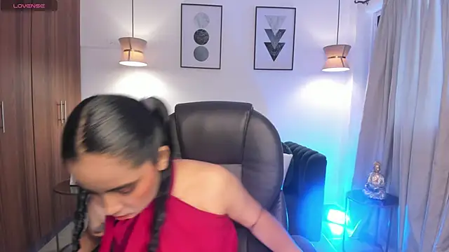 alana martiins online show from December 21, 2025, 11:17 am