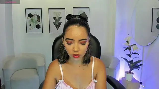 Snapshot of alana_martiins chatting on April 10, 2026, 7:07 pm alana martiins online show from April 10, 2026, 7:07 pm