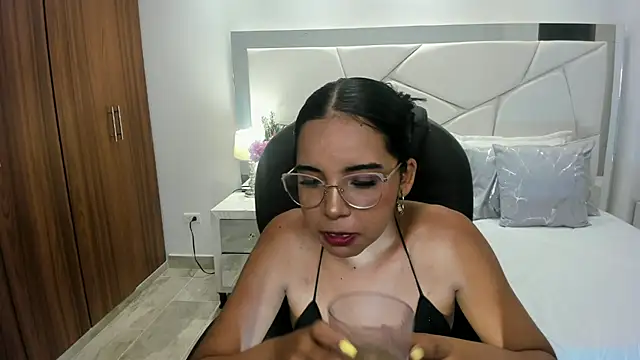 alana martiins online show from June 26, 2026, 11:42 pm
